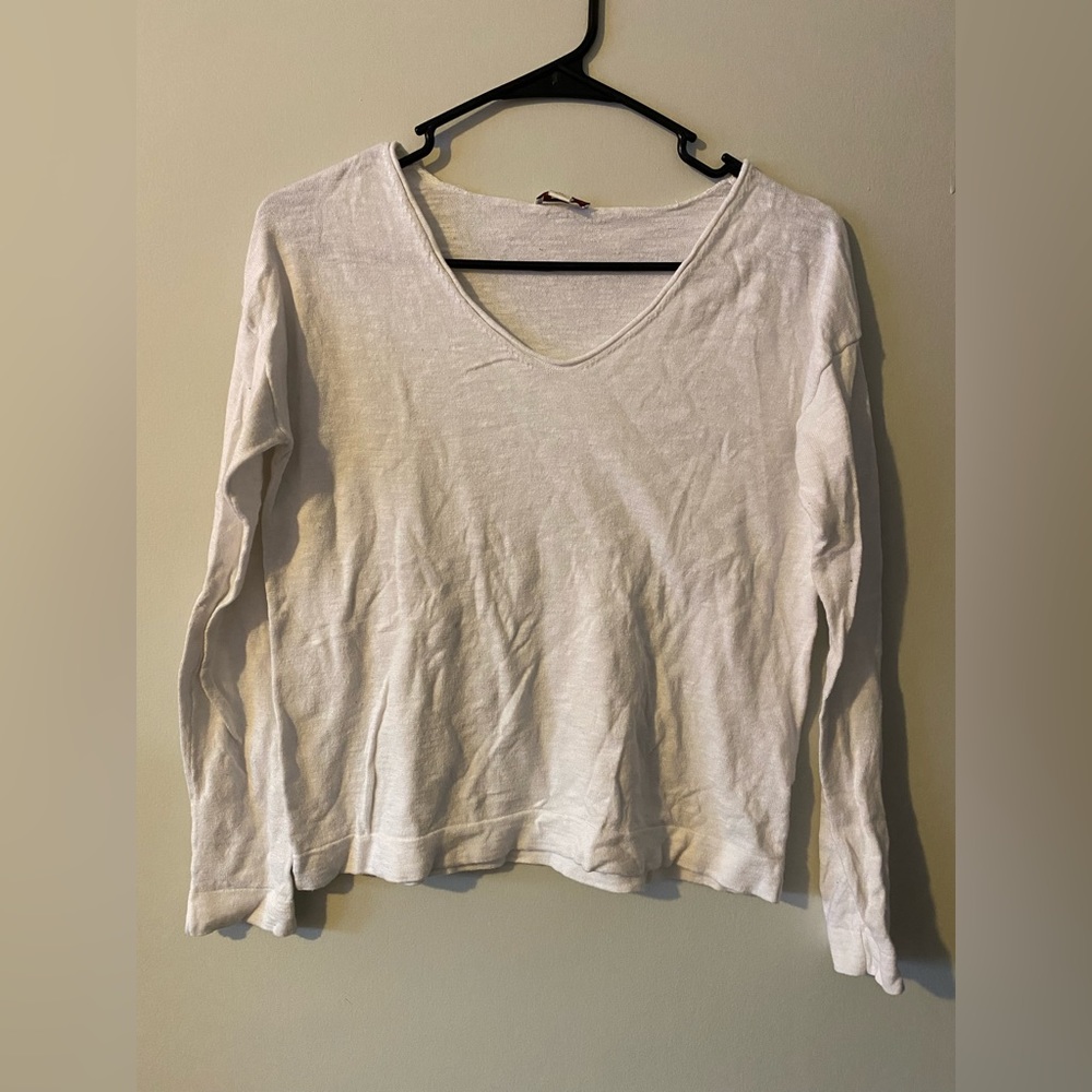 Gap white long sleeve shirt